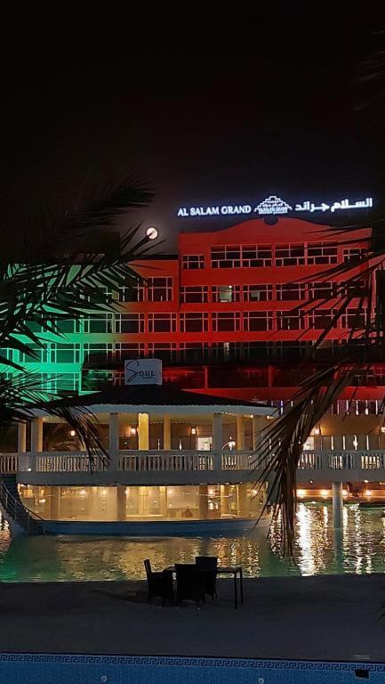 Al Salam Grand Hotel Al Buraimi Exterior foto