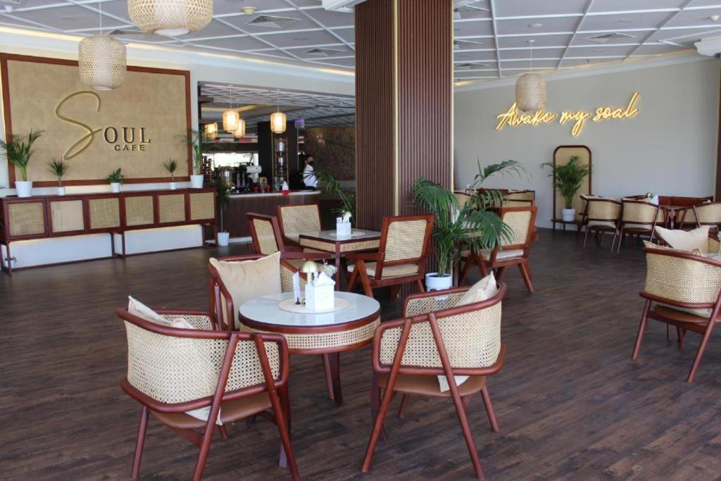 Al Salam Grand Hotel Al Buraimi Exterior foto