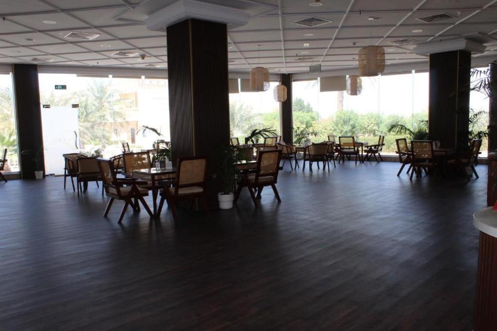Al Salam Grand Hotel Al Buraimi Exterior foto